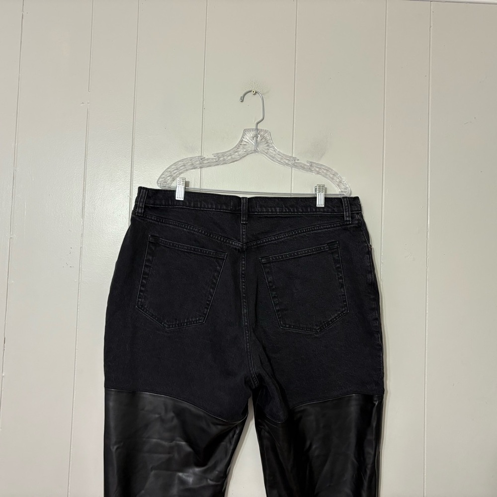 Abercrombie & Fitch The 90’s Straight Ultra High Rise Jeans Black Leather 34/18 - Picture 8 of 9